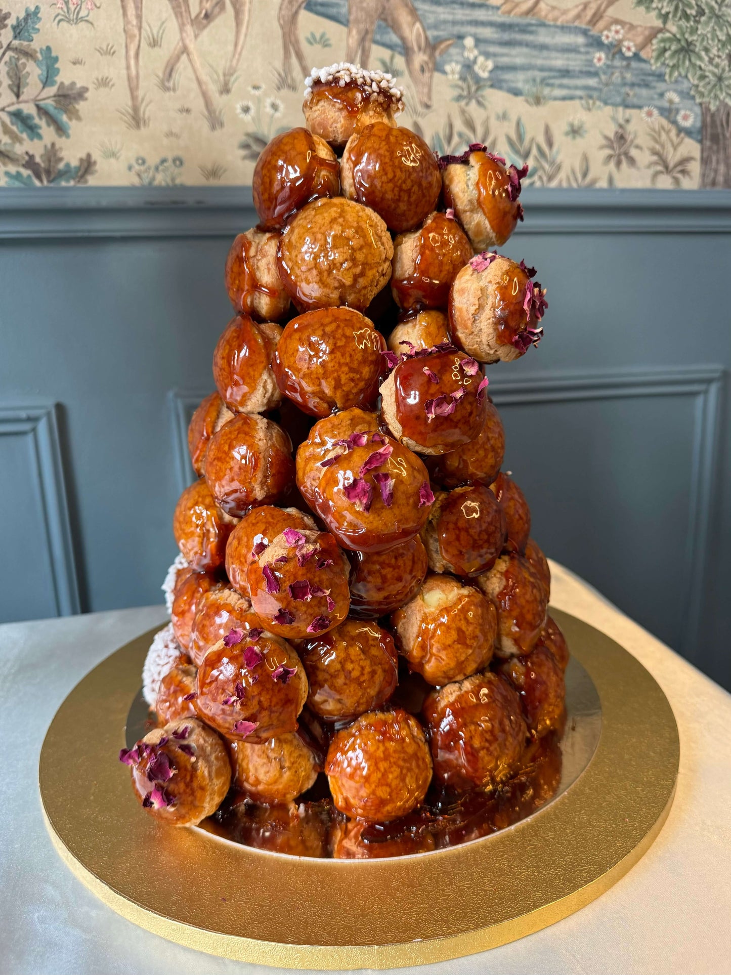 Croquembouche